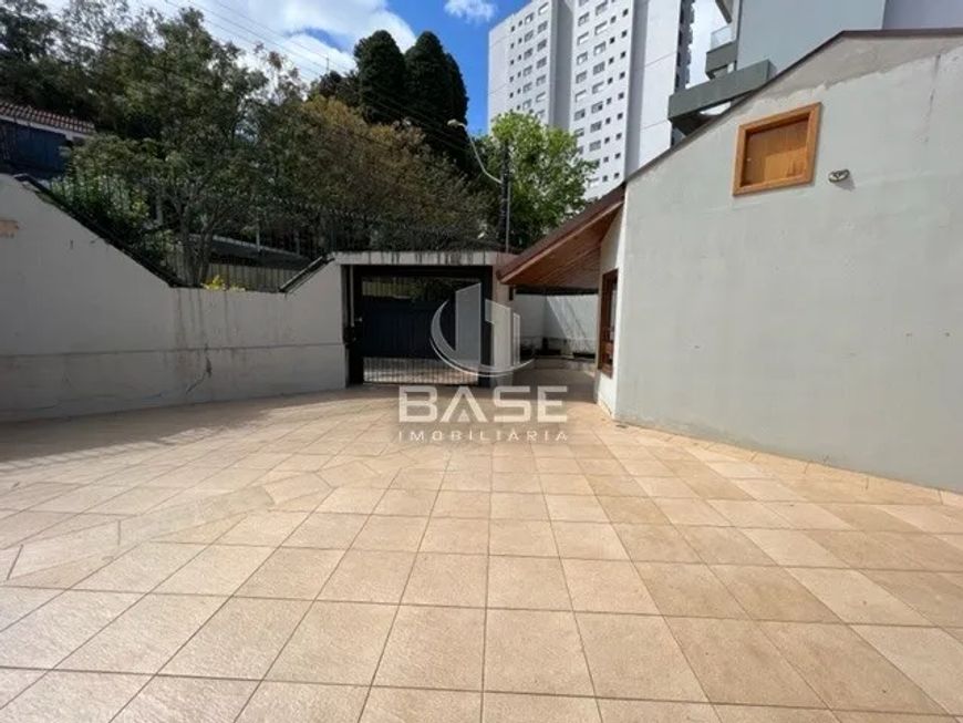 Ótimo terreno medindo 352m² (12,80 x 27), próximo ao Colégio São João Batista e Moreira César. Conte