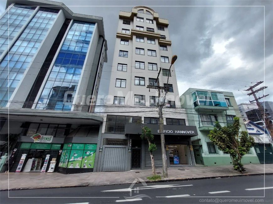 Sala aérea com terraço no Centro de Caxias do Sul