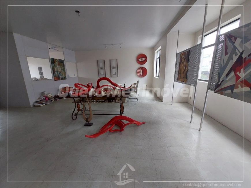 Sala aérea com terraço no Centro de Caxias do Sul