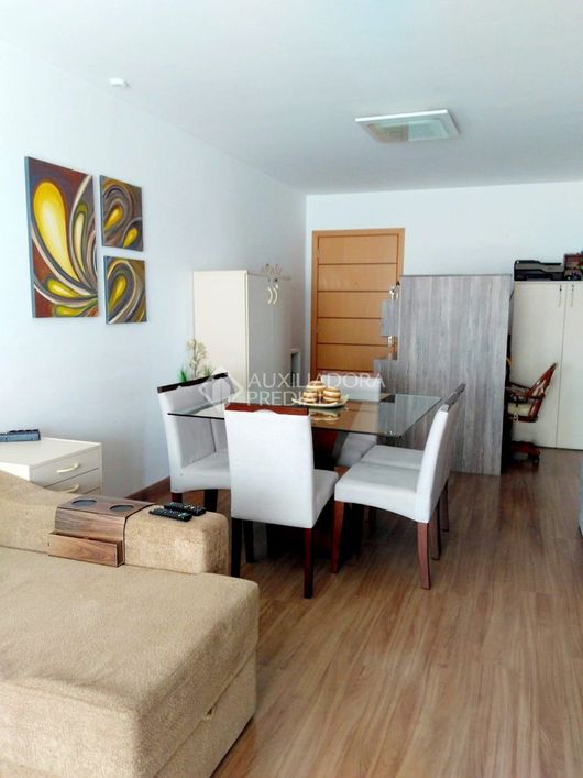 Apartamento semi mobiliado no Madureira
