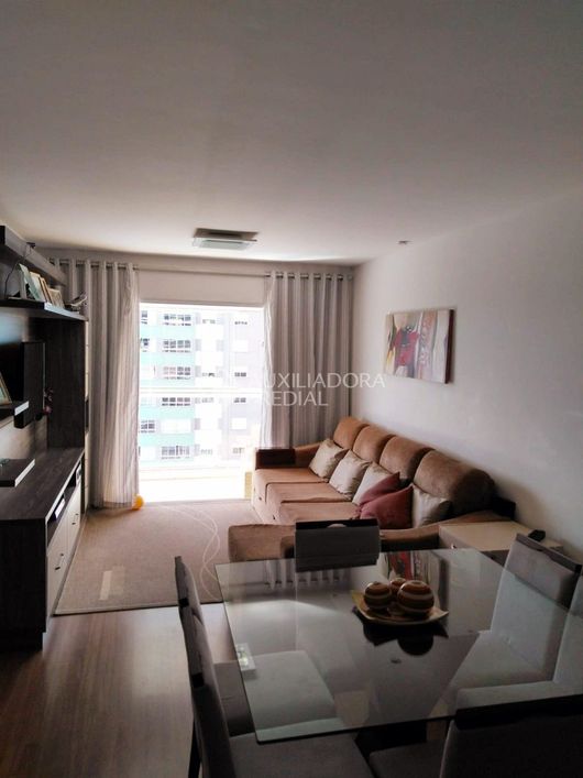 Apartamento semi mobiliado no Madureira