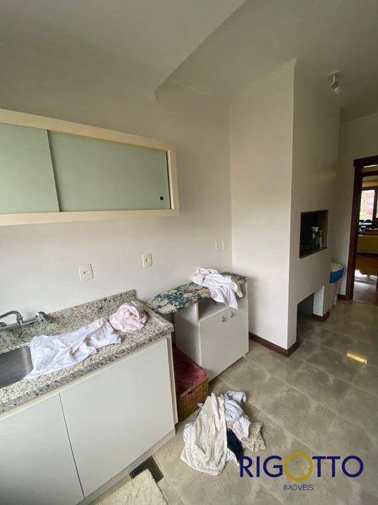APARTAMENTO MOBILIADO|3 DORM|SUITE|SALA|SACADA|COZINHA|ÁREA DE SERC|BANHEIRO|LAVABO|LAREIRA|2 VAGAS