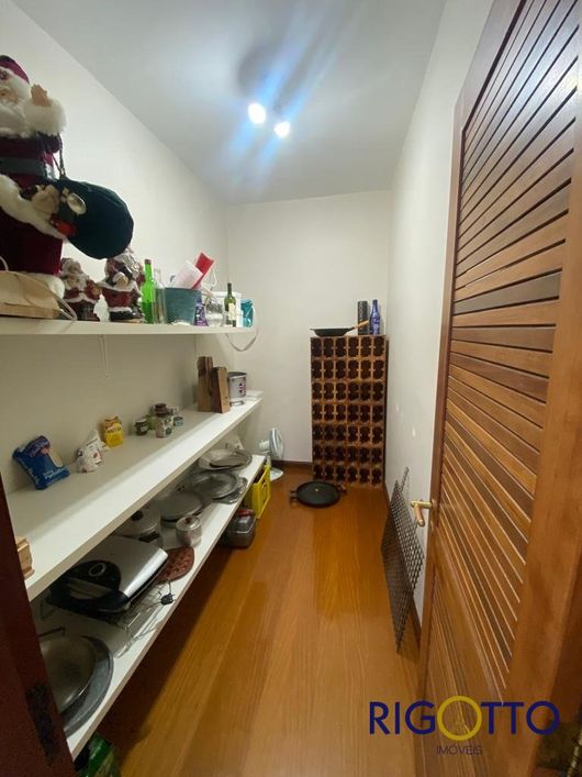 APARTAMENTO MOBILIADO|3 DORM|SUITE|SALA|SACADA|COZINHA|ÁREA DE SERC|BANHEIRO|LAVABO|LAREIRA|2 VAGAS