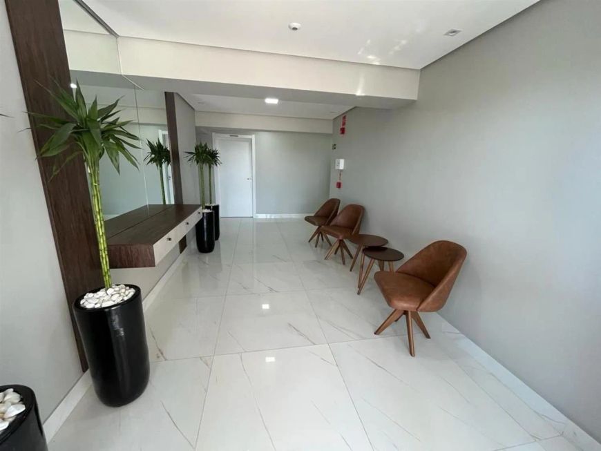 Excelente apartamento com 02 dormitórios (com opção para suíte), sala para 02 ambientes, sacada com
