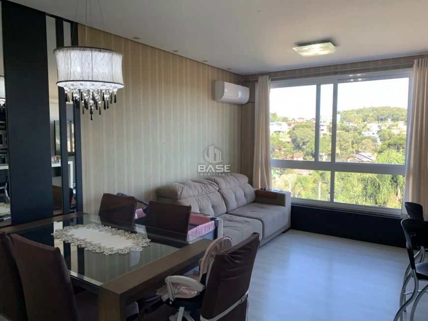 Apartamento com 3 dormitórios, sendo 1 suíte, cozinha, sala de estar/jantar integrados, banheiro soc