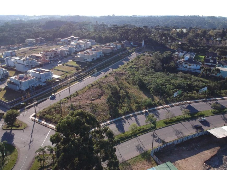 Excelentes terrenos localizados no Bairro Interlagos! Área de: 536,85m² à 2833,45m². Confira!