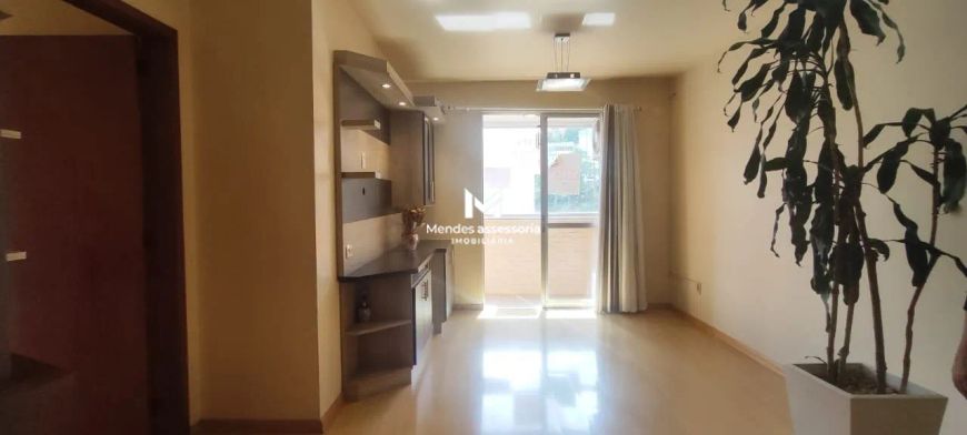 Apartamento 3 quartos semimobiliado
