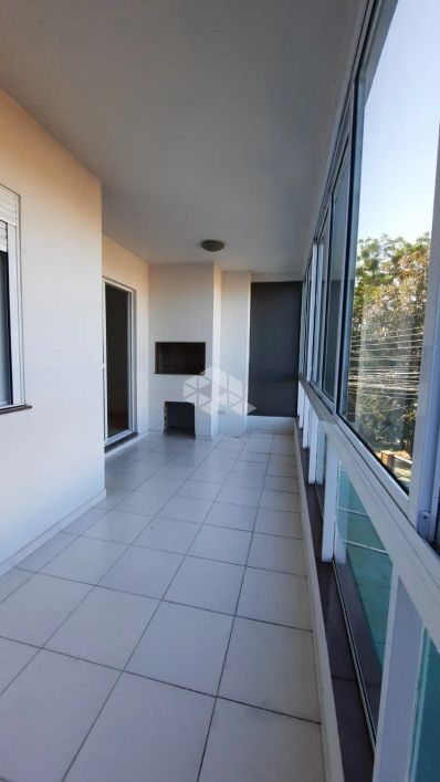Apartamento 2 dormitórios, sacada com churrasqueira, elevador, 1 vaga no Rio Branco