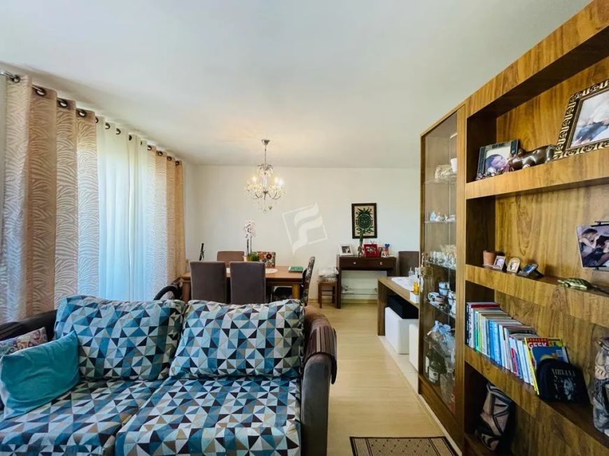 FULCHER IMÓVEIS Vende Apartamento SEMIMOBILIADO com 2 dormitórios sendo 1 suíte, sala para 2 ambient