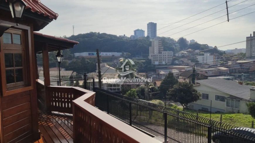 Casa de esquina com vista privilegiada