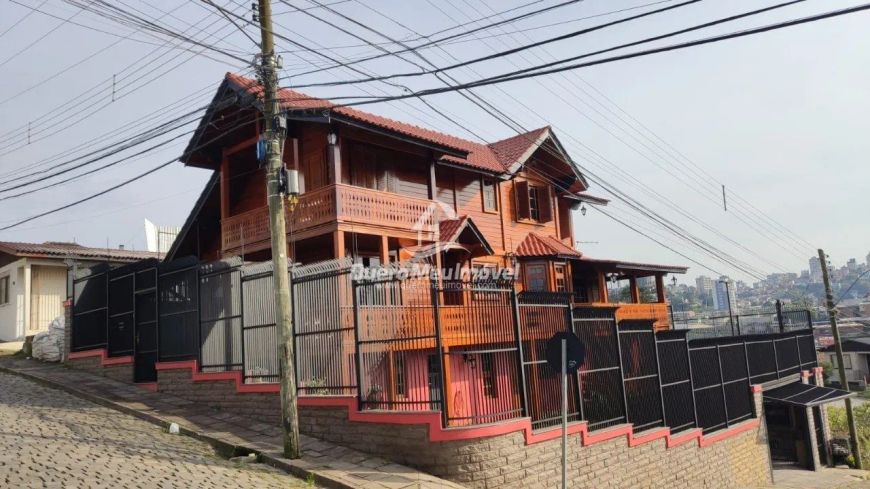 Casa de esquina com vista privilegiada