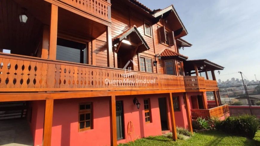 Casa de esquina com vista privilegiada