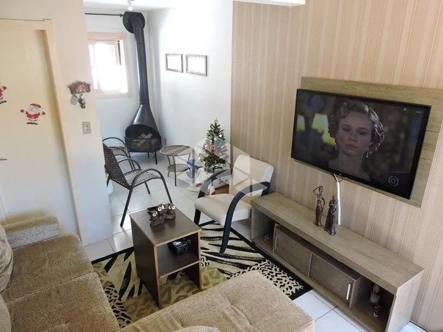 Sobrado com 2 dormitório, sala e banheiro , cozinha com churrasqueira e garagem no bairro desvio ri