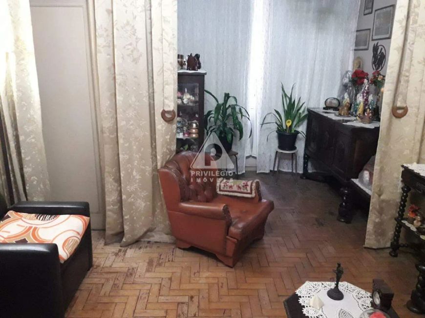 Apartamento à venda, 3 quartos, dependências completas. Botafogo