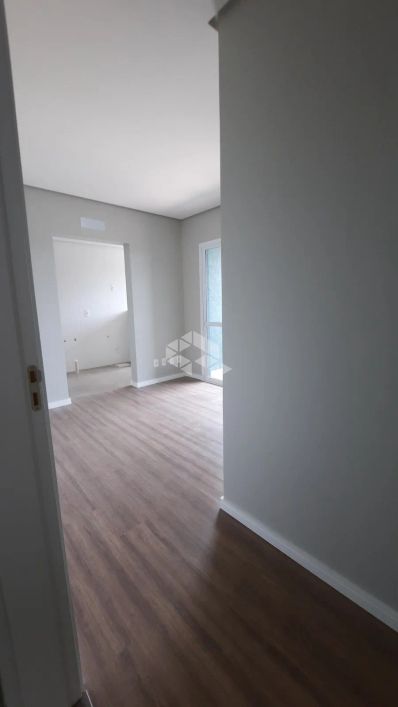 Belo apartamento com sol o dia todo no Cinquentenário