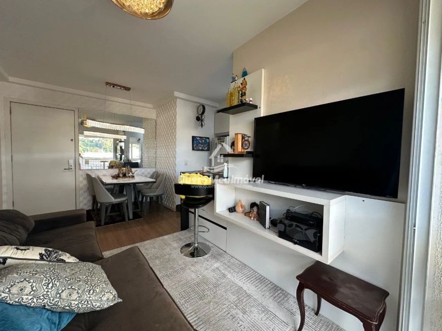 Apartamento mobiliado à venda no Santa Catarina