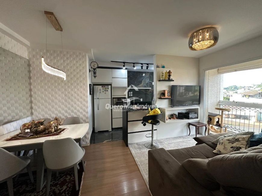 Apartamento mobiliado à venda no Santa Catarina