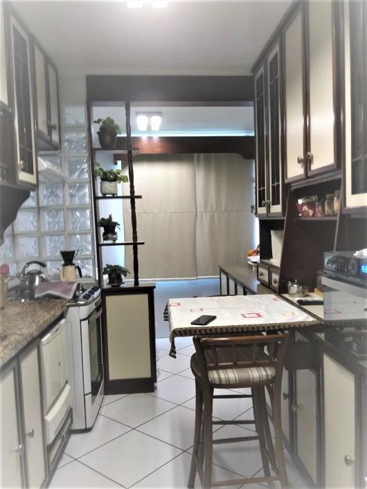 Apartamento Semi-Mobiliado à Venda no Petrópolis em Caxias do Sul