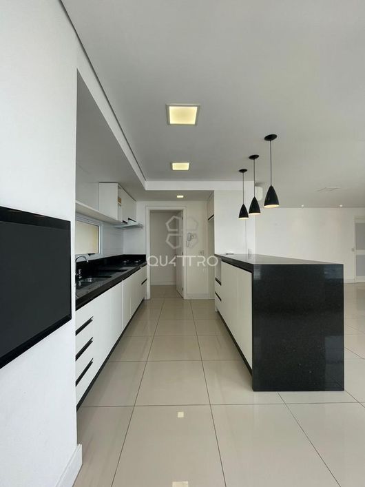 Apartamento em condomínio clube