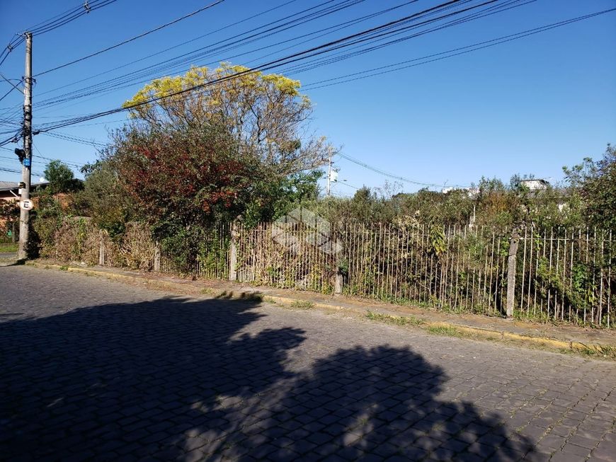 Ótimo terreno de esquina com 1.842,54 m² no Bairro Desvio Rizzo em Caxias do Sul