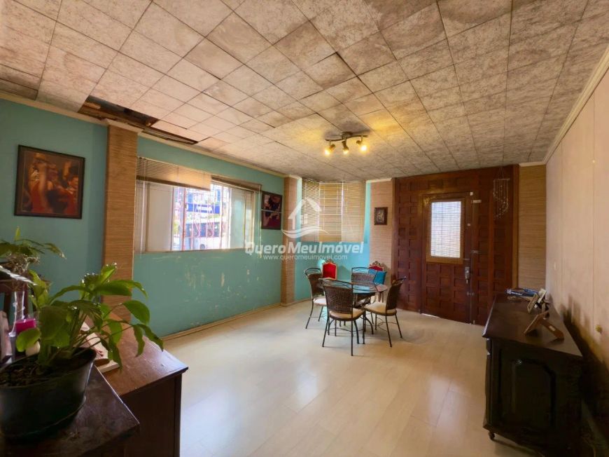 Casa a venda na Rua Moreira César