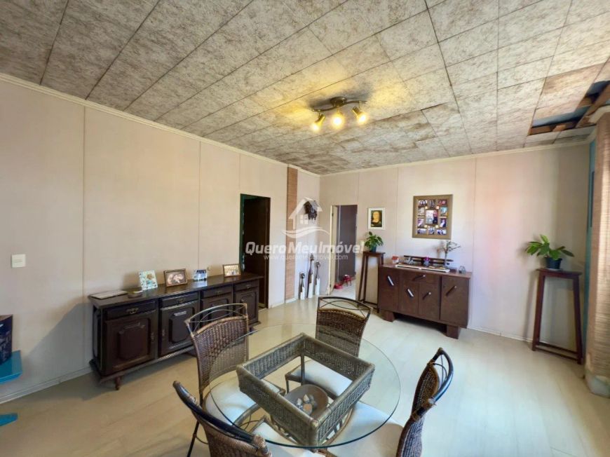 Casa a venda na Rua Moreira César