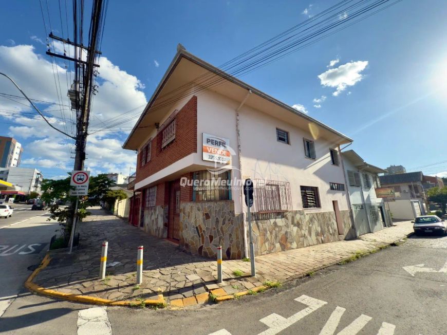 Casa a venda na Rua Moreira César