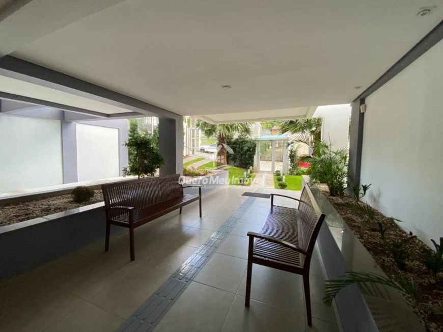 Apartamento semimobiliado no Colina Sorriso