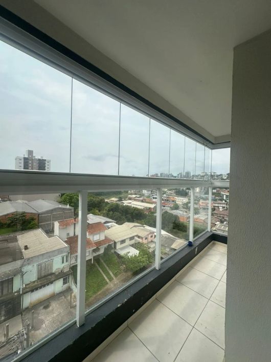 Belíssimo apartamento semimobiliado em excelente localização no Bairro Fátima! Local calmo, pois é f
