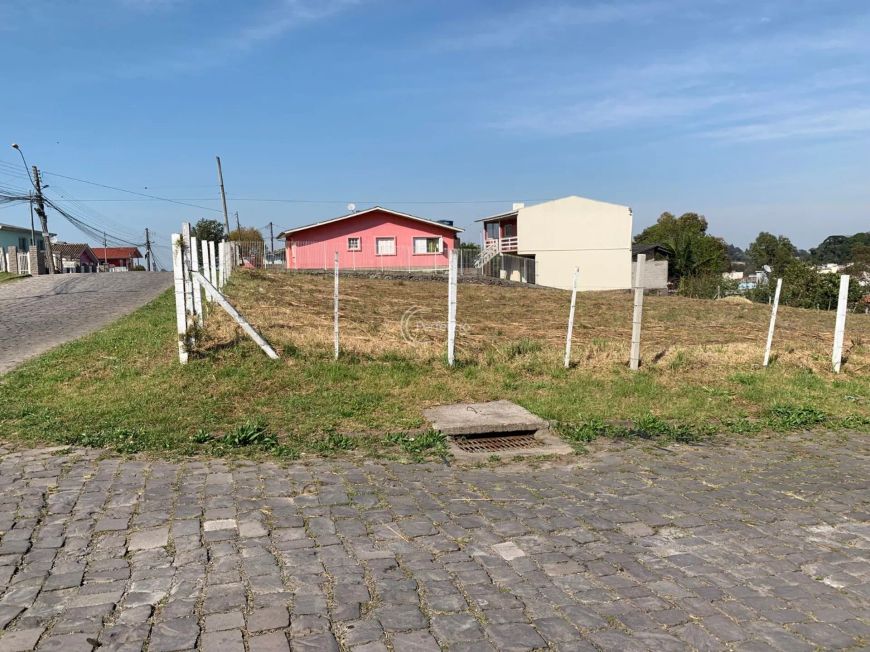 Terreno! São 1.833m² de área total &amp;amp;#10004;Ótima localização &amp;amp;#10004;Posição solar norte/les