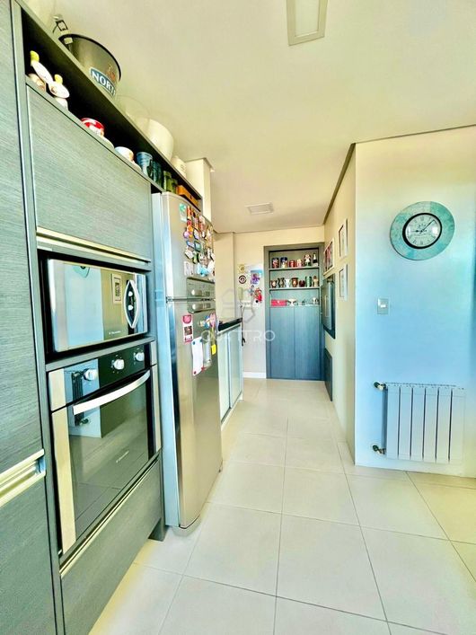 Apartamento semi-mobiliado com uma vista espetacular