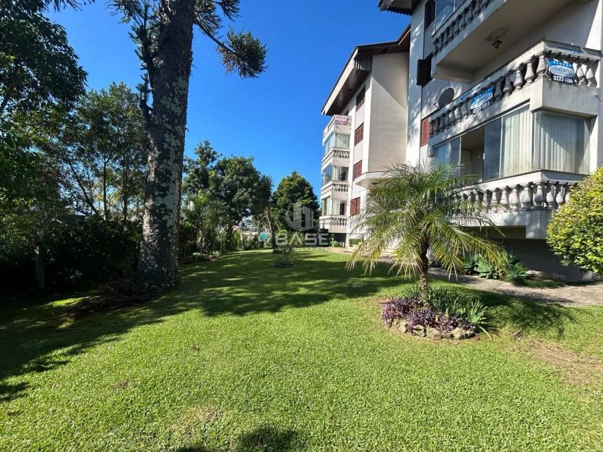 Apartamento com 3 dormitórios, sala com sacada, banheiro social, banheiro auxiliar, garagem, vista p