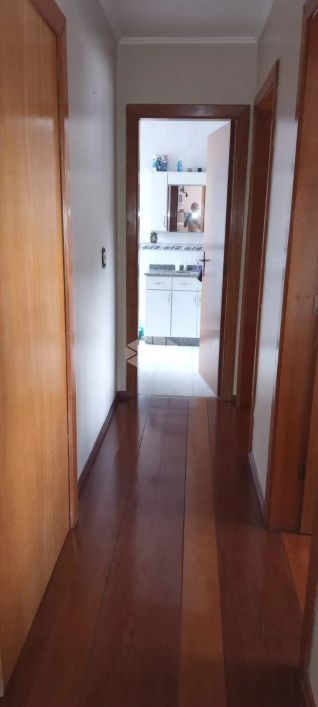 Apartamento, Bairro Medianeira, 3 dormitórios, sala de estar com sacada, cozinha, area de serviço, 1
