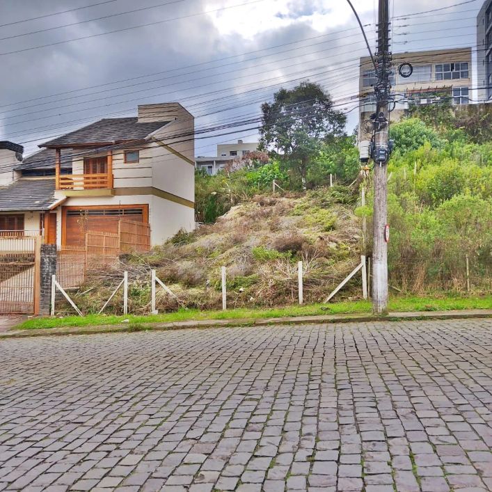 BENTOALVES vende terreno com testada de 12m, em ótima localização, b. Vinhedos em Caxias do Sul - RS
