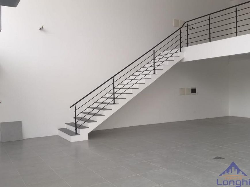 SALA COMERCIAL TÉRREA (LOJA)