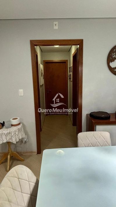 Apartamento semi mobiliado 2 quartos em Ana Rech