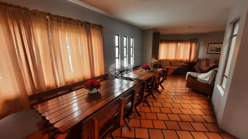 Lindo apartamento com 3 dormitórios e suíte no Santa Catarina com excelente localização