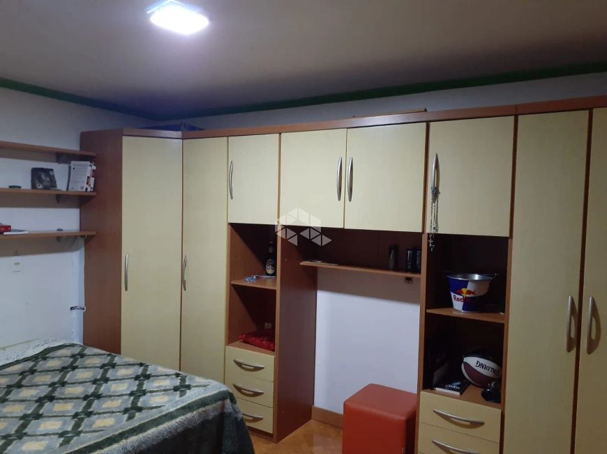 Casa de esquina , 03 dormitórios sendo um suíte no Cidade Nova