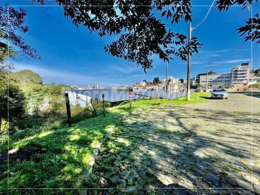 Terreno à venda no Jardim América.