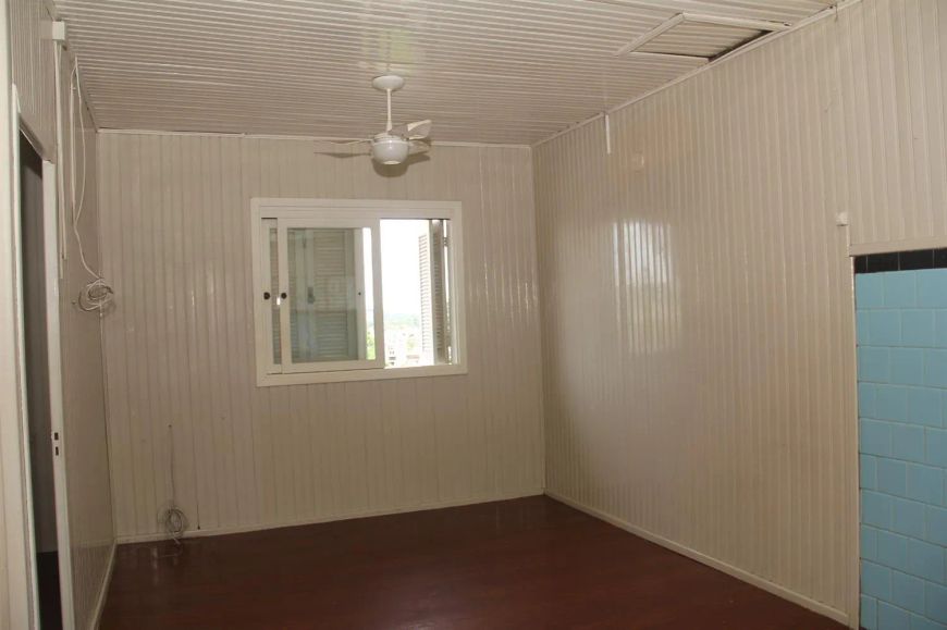 Excelente residência no Bairro Rio Branco! Casa mista com 02 moradias! Ambos pavimentos contam com:
