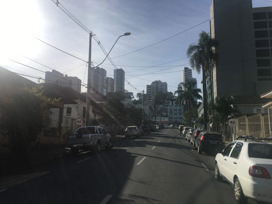 BENTOALVES.com.br aluga terreno c/ 550m2, bairro Pio X - Caxias do Sul - RS