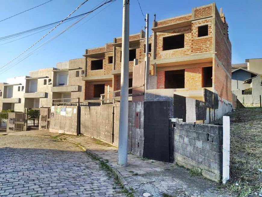Sobrado para venda possui 154 metros quadrados com 3 quartos em Jardim América - Caxias do Sul - RS