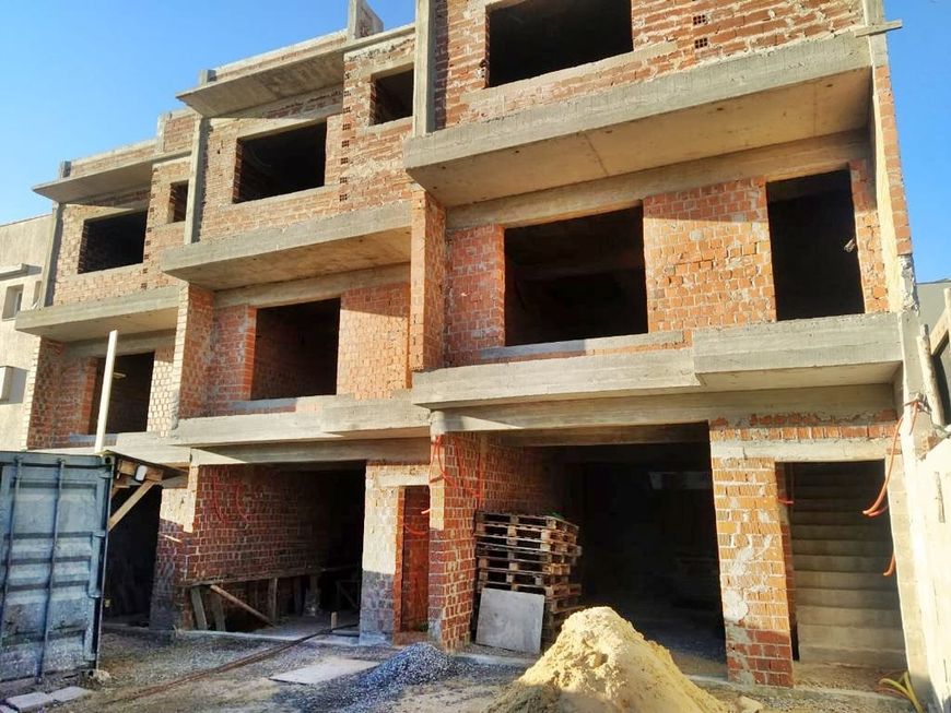 Sobrado para venda possui 154 metros quadrados com 3 quartos em Jardim América - Caxias do Sul - RS