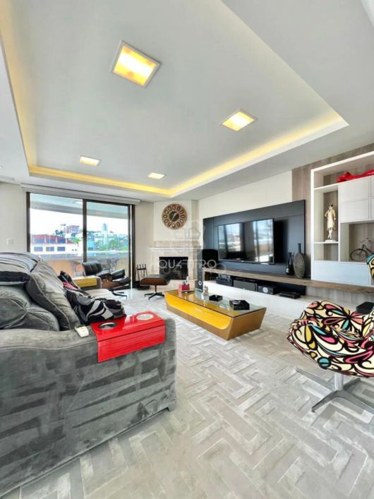 Cobertura duplex totalmente mobiliada e equipada