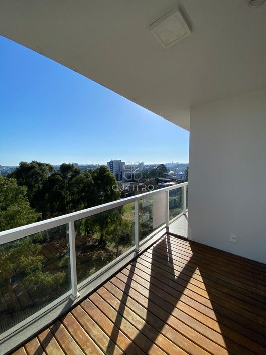 Apartamento semi mobiliado no último andar