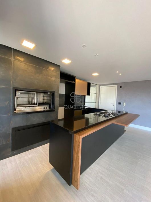 Apartamento semi mobiliado no último andar