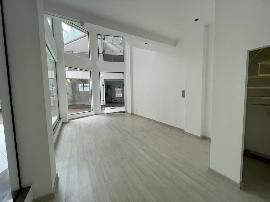 BENTOALVES aluga loja térrea c/ 40m2, próximo Igreja São Pelegrino - Caxias do Sul - RS