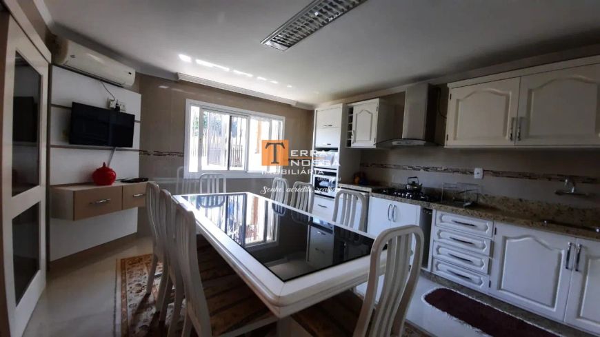 Casa com 03 dormitórios no Kayser em Caxias do Sul - RS