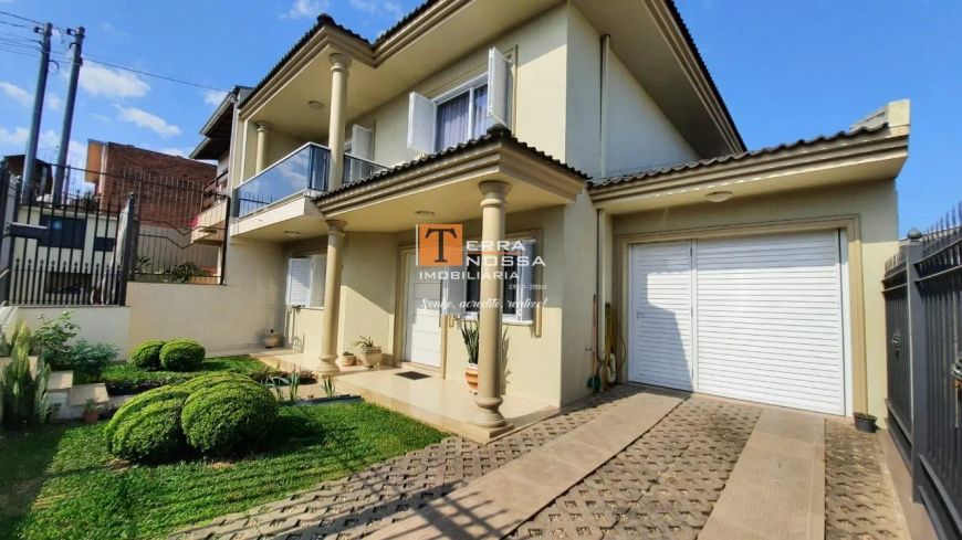 Casa com 03 dormitórios no Kayser em Caxias do Sul - RS
