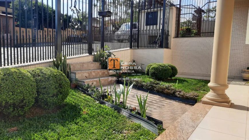 Casa com 03 dormitórios no Kayser em Caxias do Sul - RS